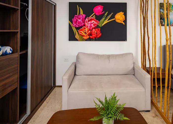 Walk Distance To Wallmart And 5ta Avenue Playa del Carmen